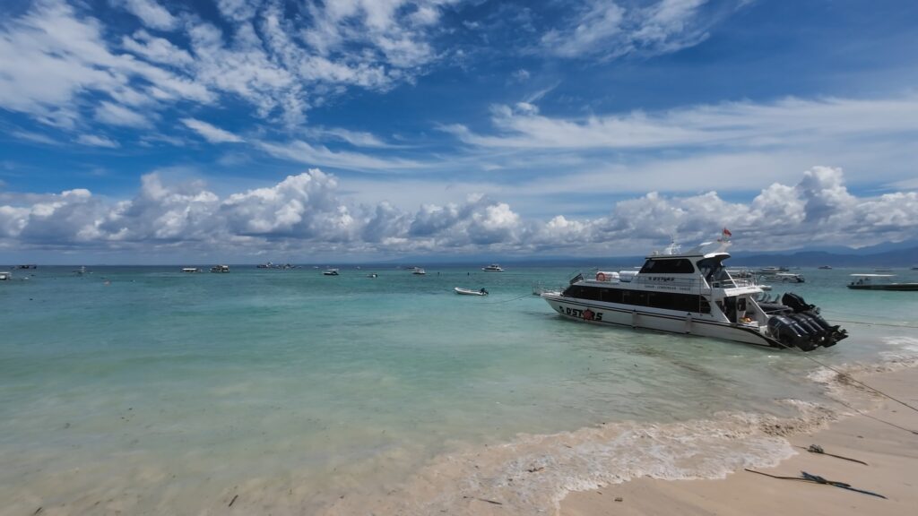 Waiting in Nusa Lembongan