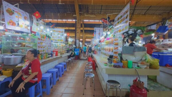  Market food stalls in District 1]