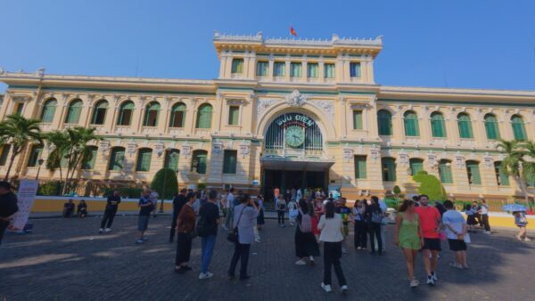 Saigon Central Post Office exterior